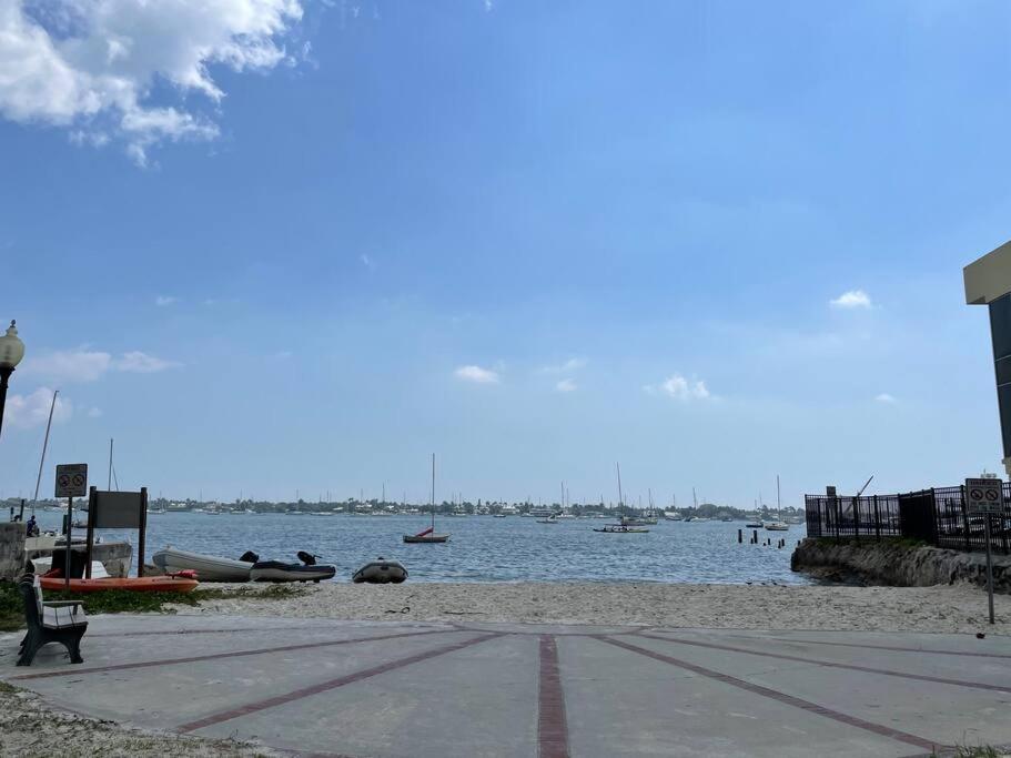 Hot Tub, Tiki Bar, Outdoor Shower, Near Intercoastal Waterway! เวสต์ปาล์มบีช ภายนอก รูปภาพ