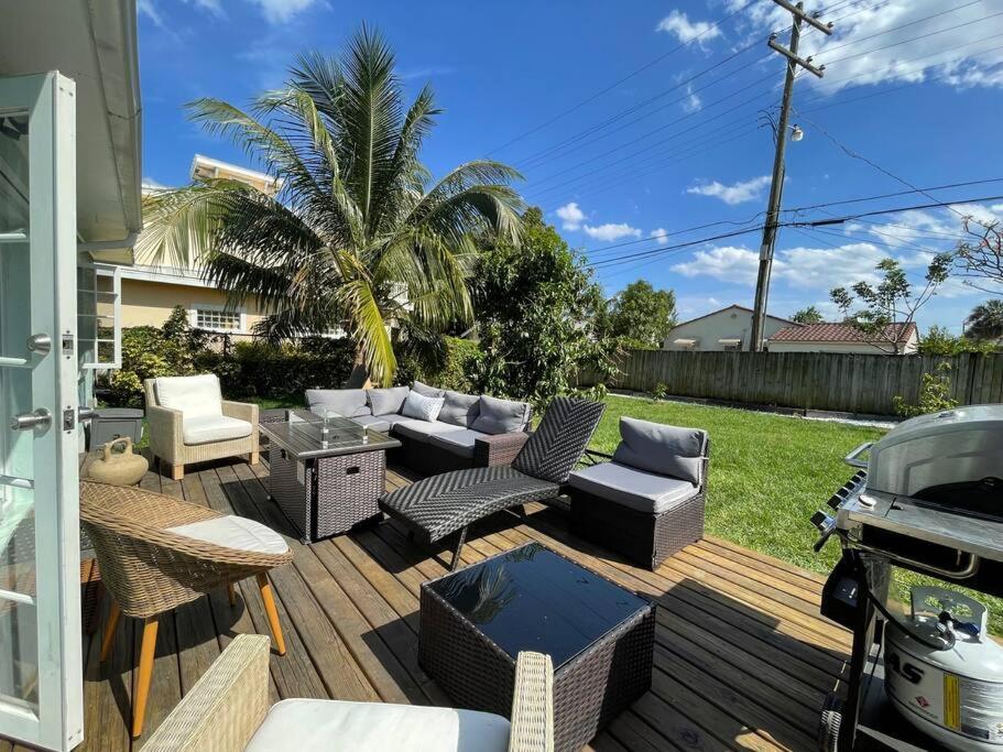 Hot Tub, Tiki Bar, Outdoor Shower, Near Intercoastal Waterway! เวสต์ปาล์มบีช ภายนอก รูปภาพ